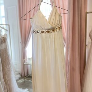 Chic Cream Halter Wedding Dress